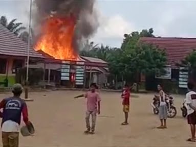 kebakaran Gedung SD N 10 Desa Bedengung