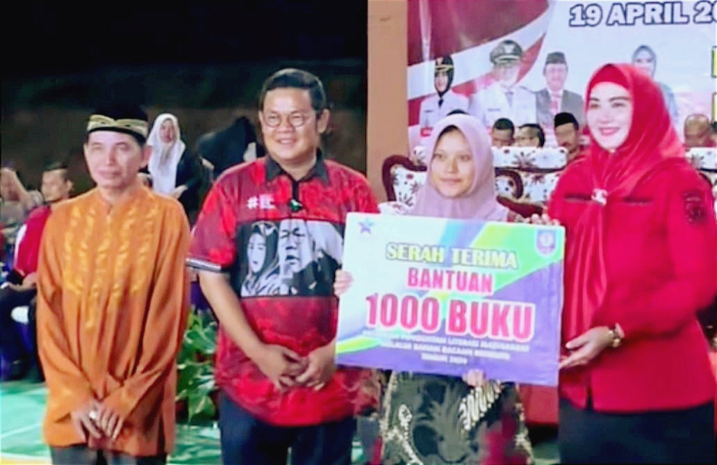 Bantuan 1000 Buku Desa Irat