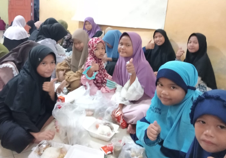 PJS Basel Buka Puasa Bersama 50 Anak Yatim Toboali